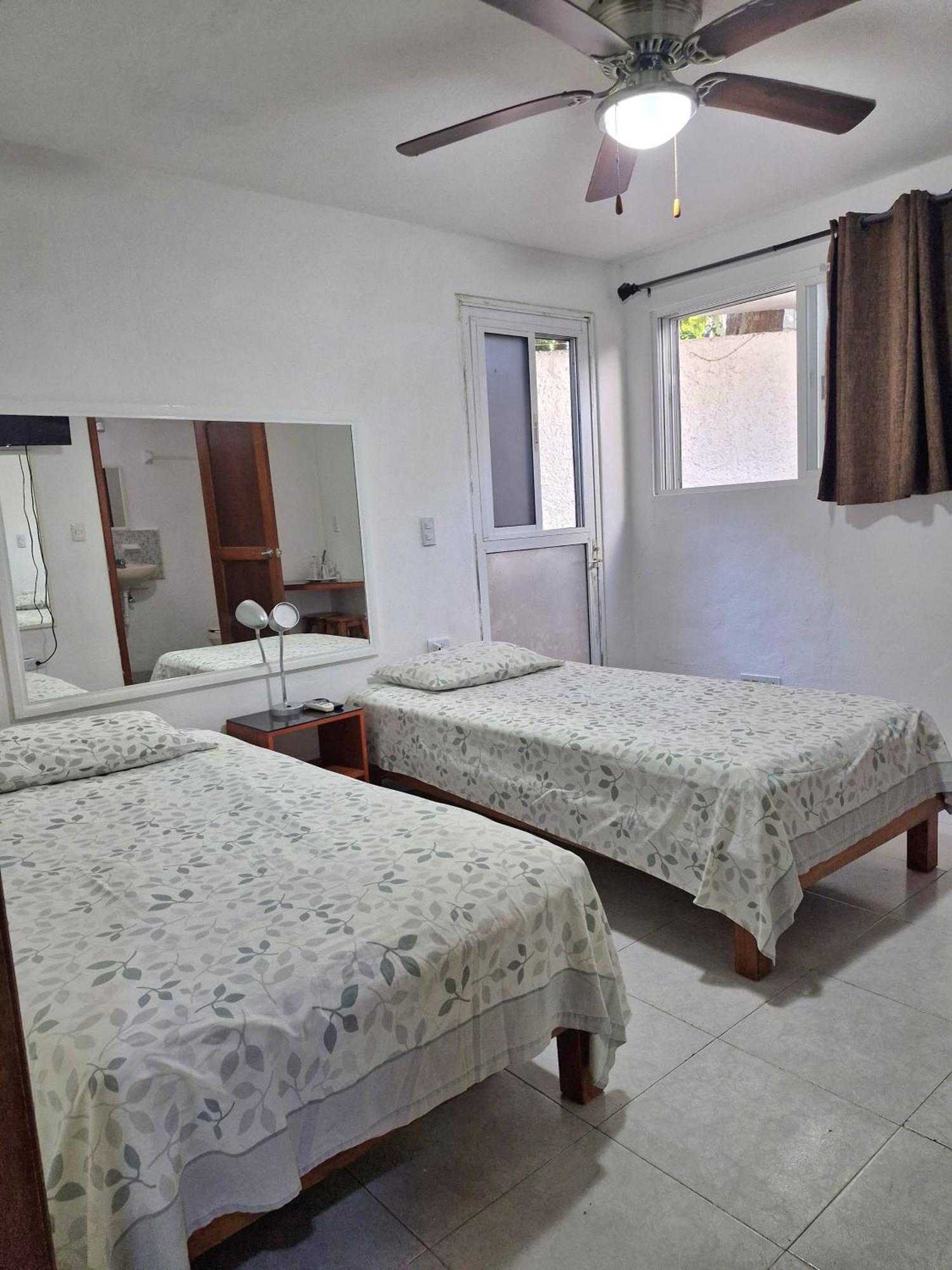 Las Margaritas Casa De Huespedes Lägenhet Cancún Exteriör bild
